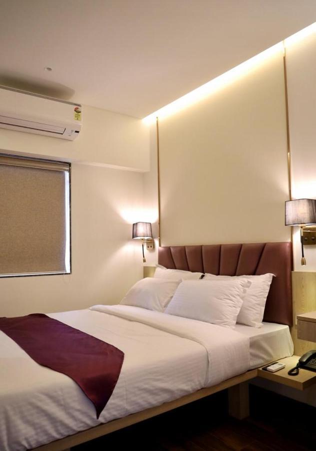 Hotel Vishal Hall Mumbai Exterior foto